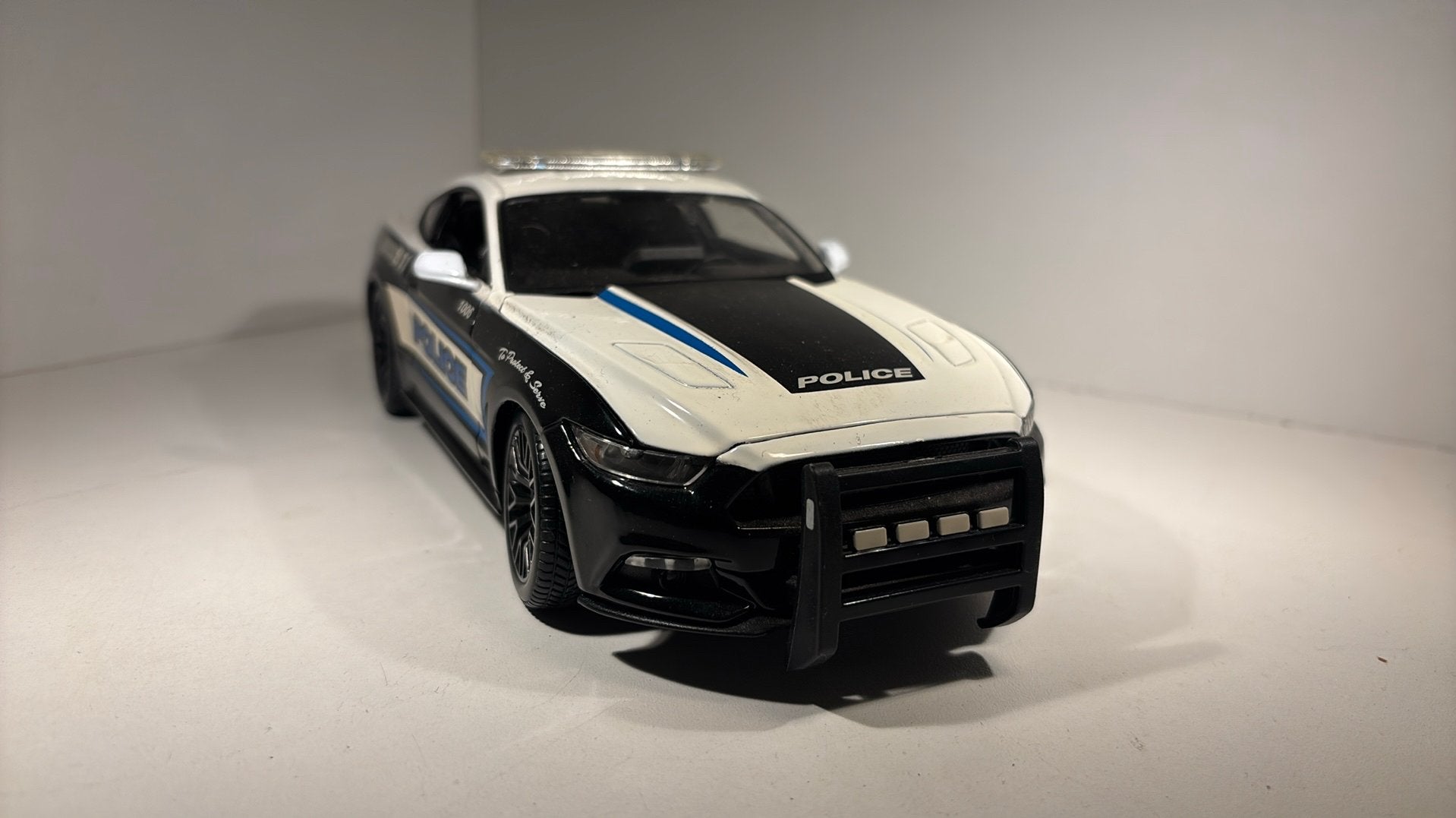Ford mustang gt police maisto 1.18, Hobby en Vrije tijd, Modelauto's | 1:18, Maisto, Ophalen of Verzenden, A, A