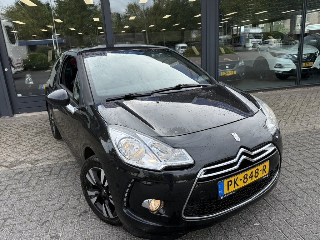Citroën DS3 1.6 So Chic (bj 2011), Auto's, Voorwielaandrijving, Euro 5, 4 cilinders, Zwart
