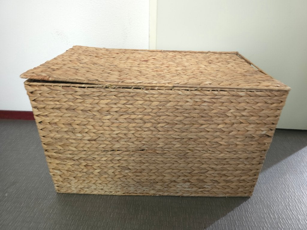 Rotan mand koffer kist met vast deksel bruin Kerst Christmas, Huis en Inrichting, Ophalen, Overige materialen, Mand, Zo goed als nieuw