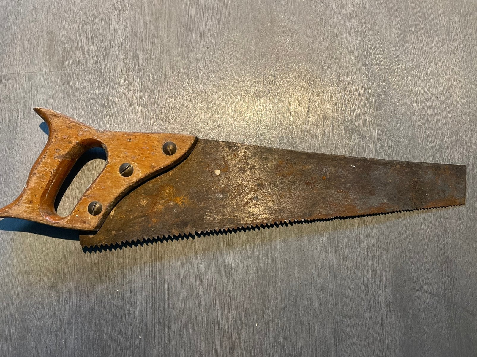 Vintage Wardo handzaag - Oude zaag met houten handvat, Antiek en Kunst, Antiek | Gereedschap en Instrumenten, Ophalen of Verzenden