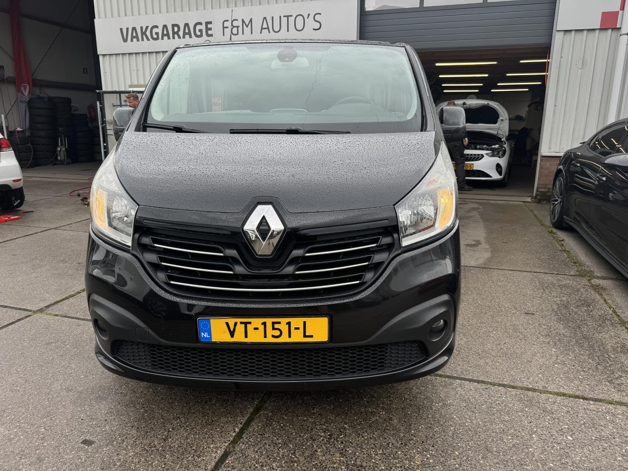Renault Trafic 1.6 dCi T29 L2H1 DC Turbo2 Airco, cruise, cam, Voorwielaandrijving, Euro 5, Gebruikt, 4 cilinders
