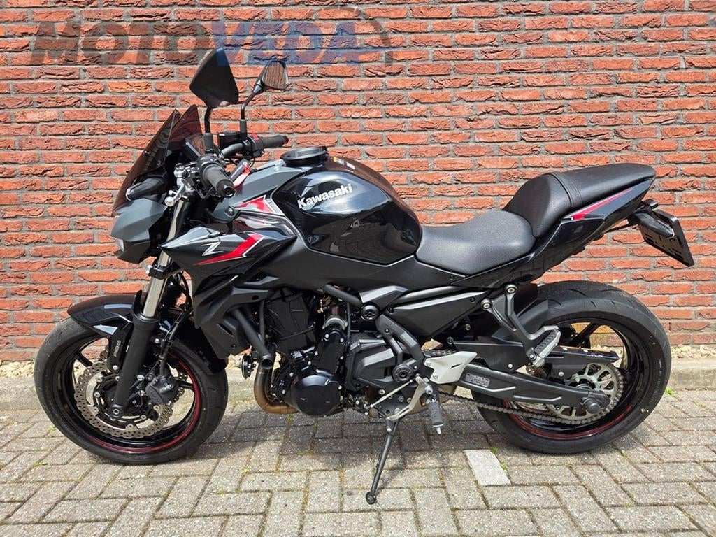 KAWASAKI Z650 (bj 2025), Motoren, Motoren | Kawasaki, 2 cilinders, 649 cc, Bedrijf, Onbekend