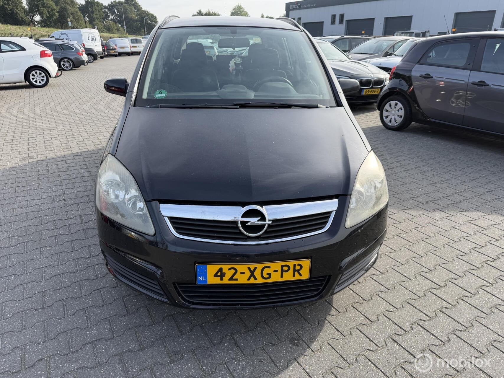 Opel Zafira 1.8 Temptation 7 pers inruil koopje, Stof, Gebruikt, 4 cilinders, Zwart