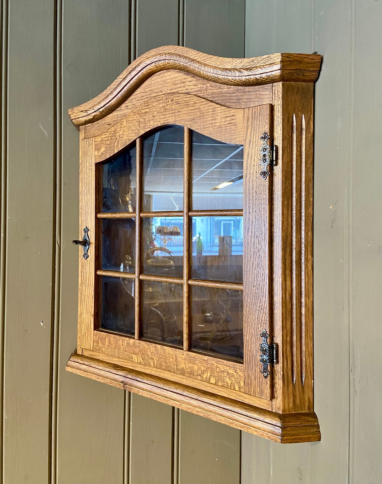 Eiken hoekkastje hoekvitrine servieskastje vitrinekastje, Ophalen, Zo goed als nieuw, Nvt, Nvt