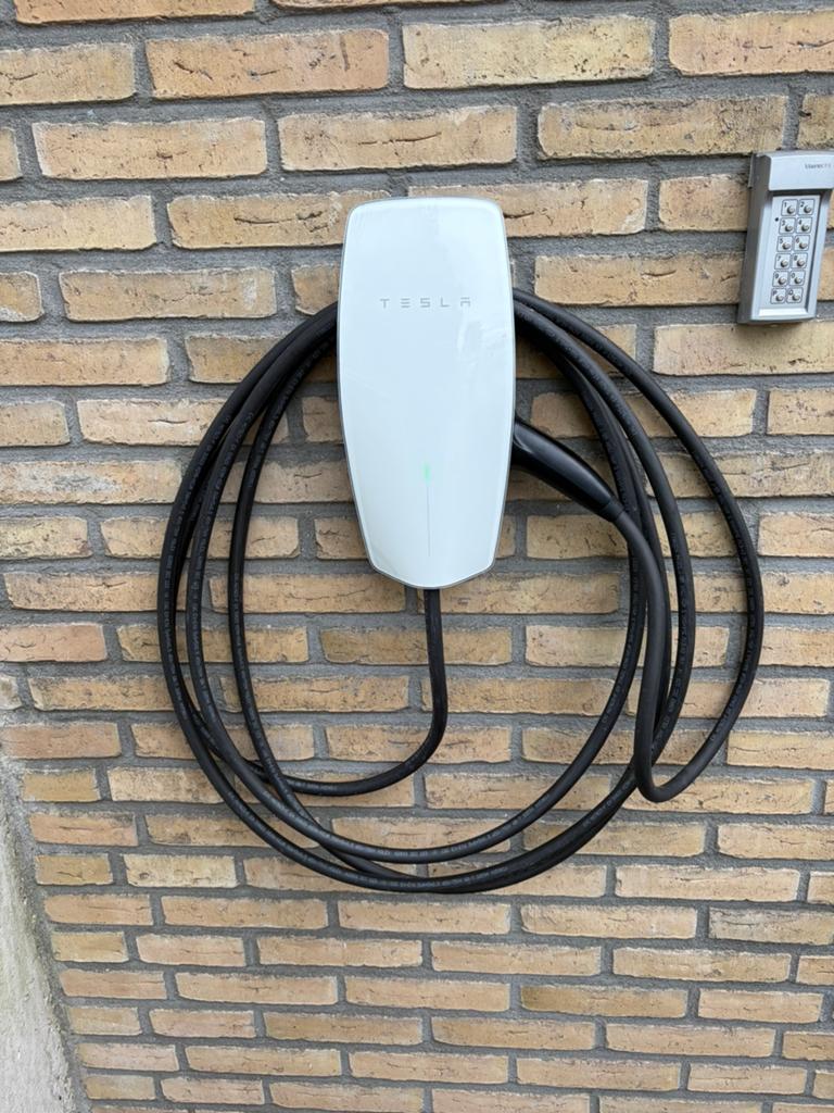 Tesla Wall Connector Gen 3, Ophalen of Verzenden, Zo goed als nieuw, Laadpaal en Laadkabel