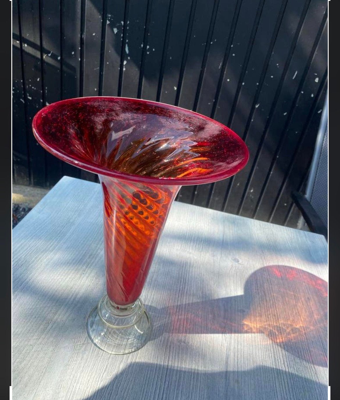 Prachtige Murano vaas trompetvaas in rood en oranje glas, Handgemaakt, Oranje, Ophalen of Verzenden, Glas