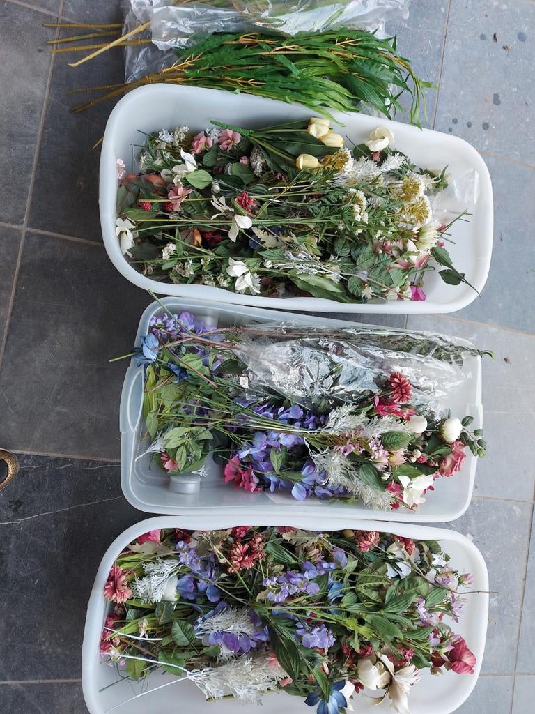 Kunst bloemen 3 bakken vol, Huis en Inrichting, Woonaccessoires | Kunstplanten en Kunstbloemen, Ophalen