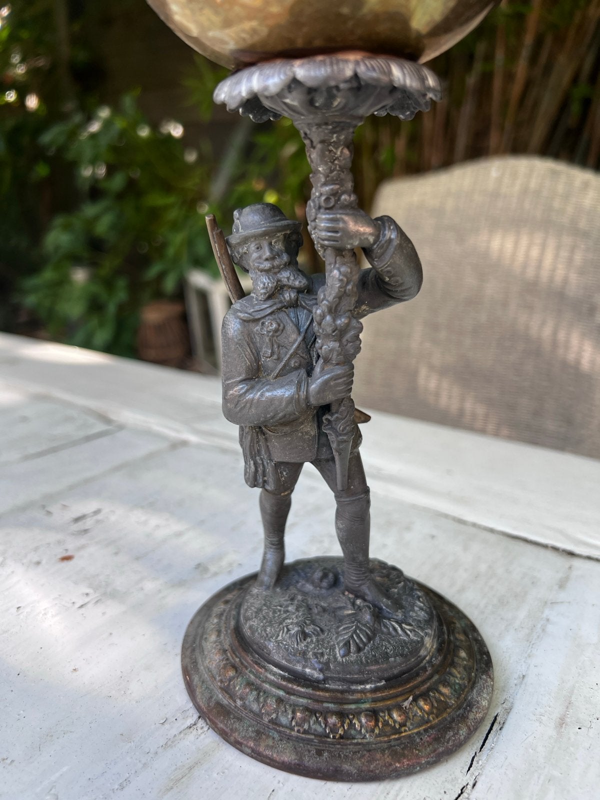 Antieke beker met jagerfiguur/ jachtbokaal, Ophalen