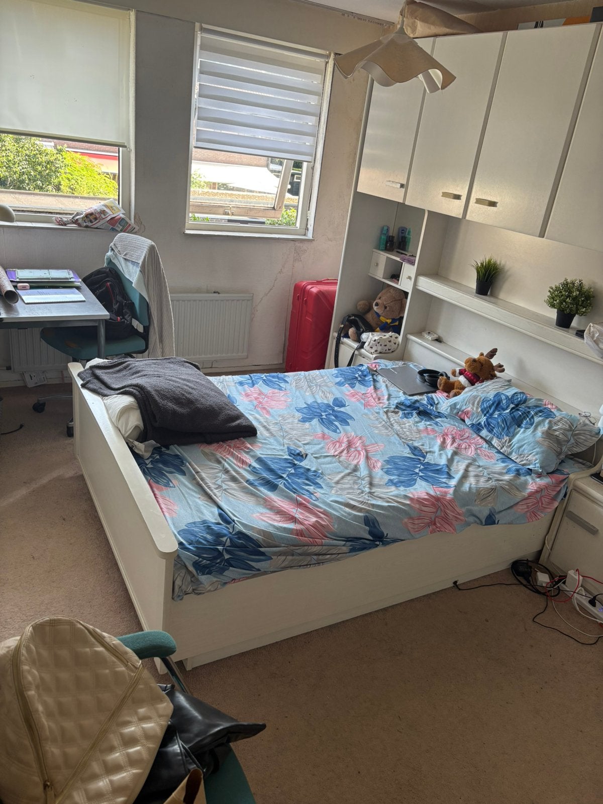 Free bed an closet, Huis en Inrichting, Slaapkamer | Bedden, Ophalen, Gebruikt, Eenpersoons, Hout