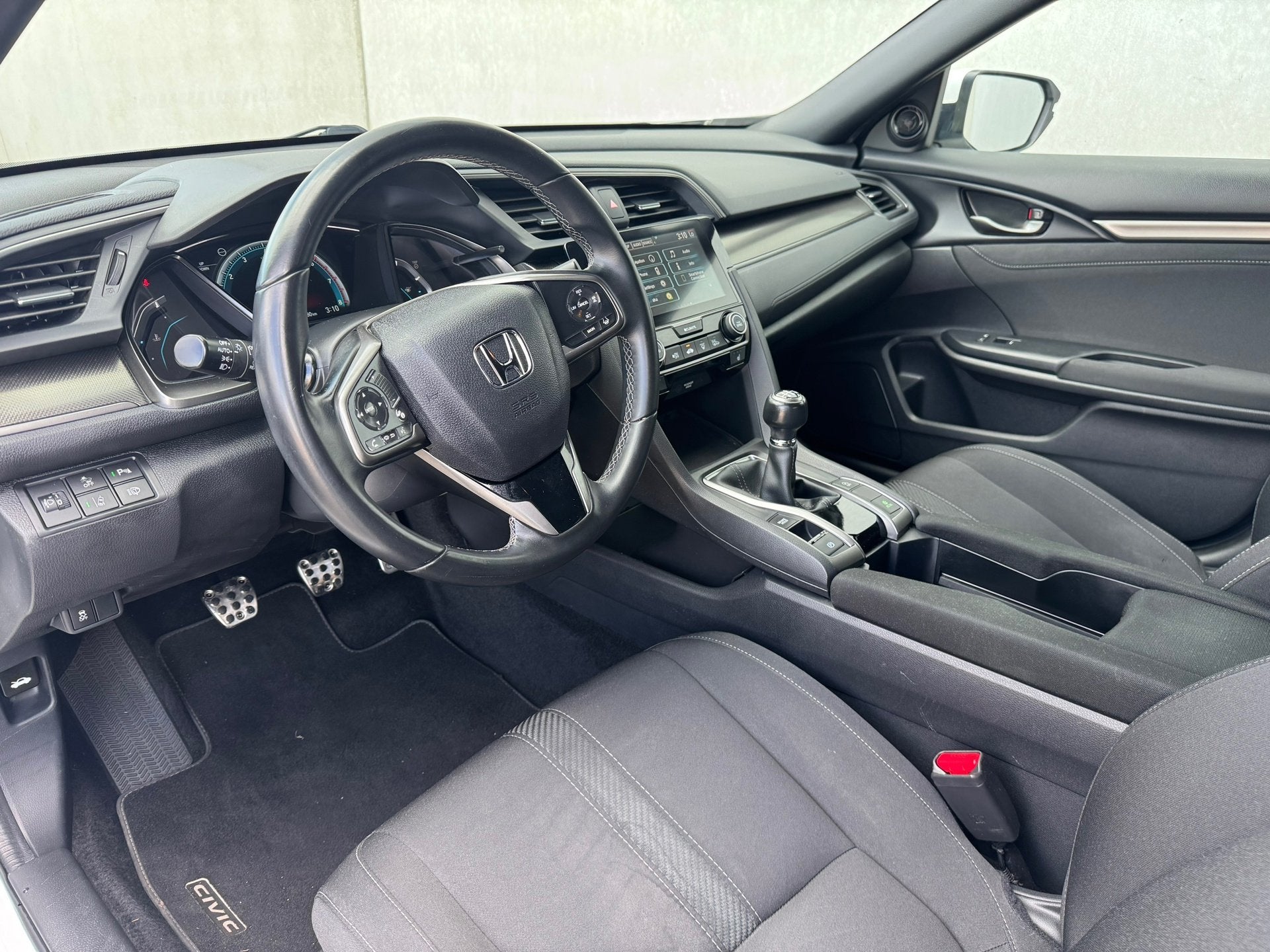 Honda Civic 1.0 i-VTEC Premium DEALER OH NAV CRUISE STL VERW, Auto's, Voorwielaandrijving, Alcantara, Origineel Nederlands, Bedrijf