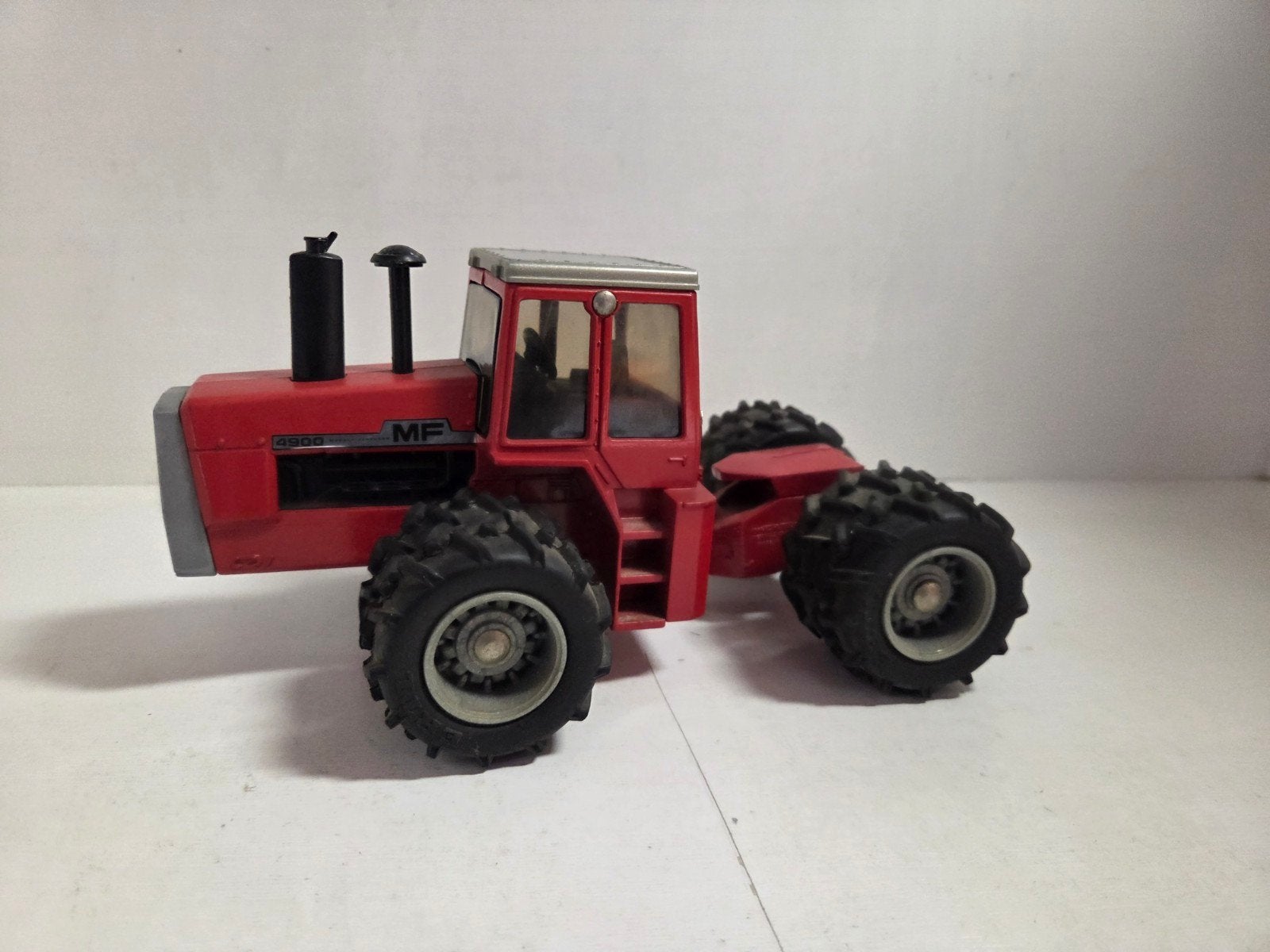 Ertl Massey Ferguson 4900 kniktrekker 1:32, ERTL, ., Tractor of Landbouw, Ophalen of Verzenden