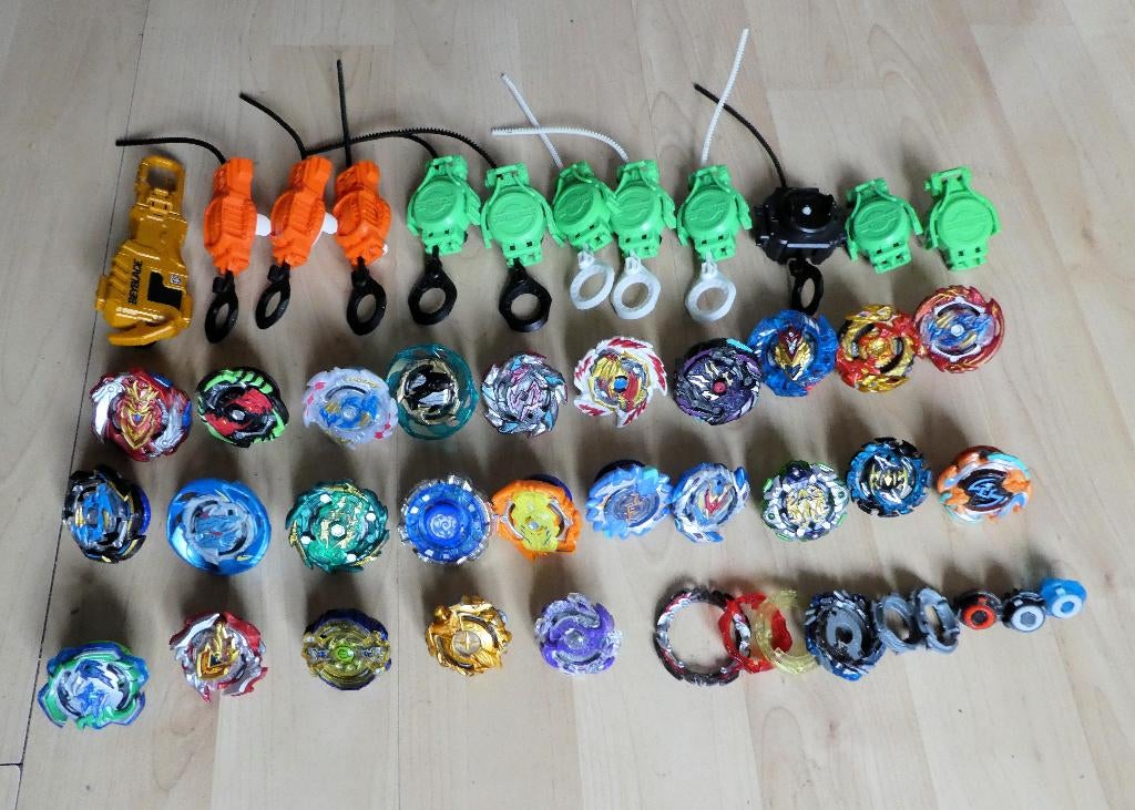 Grote set Beyblade Burst tops en lanceerders., Verzamelen, Speelgoed, Ophalen of Verzenden, Zo goed als nieuw