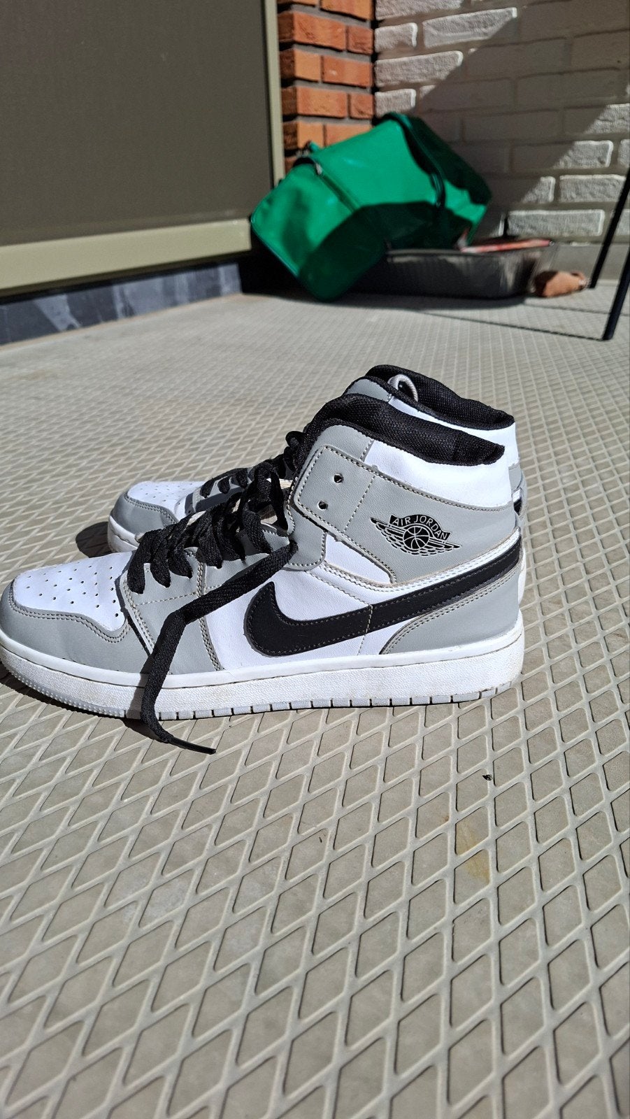 Nike Air Jordan 1 Mid - Grijs/Wit - Maat 41, Ophalen of Verzenden