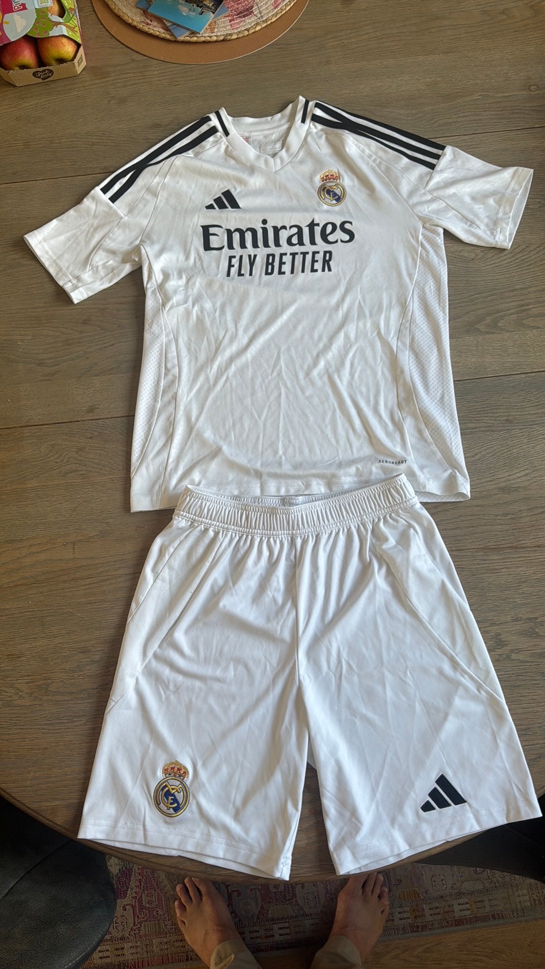 Officieel voetbalshirt en voetbalbroekje Real Madrid, Maat L, Ophalen of Verzenden, Zo goed als nieuw, Set