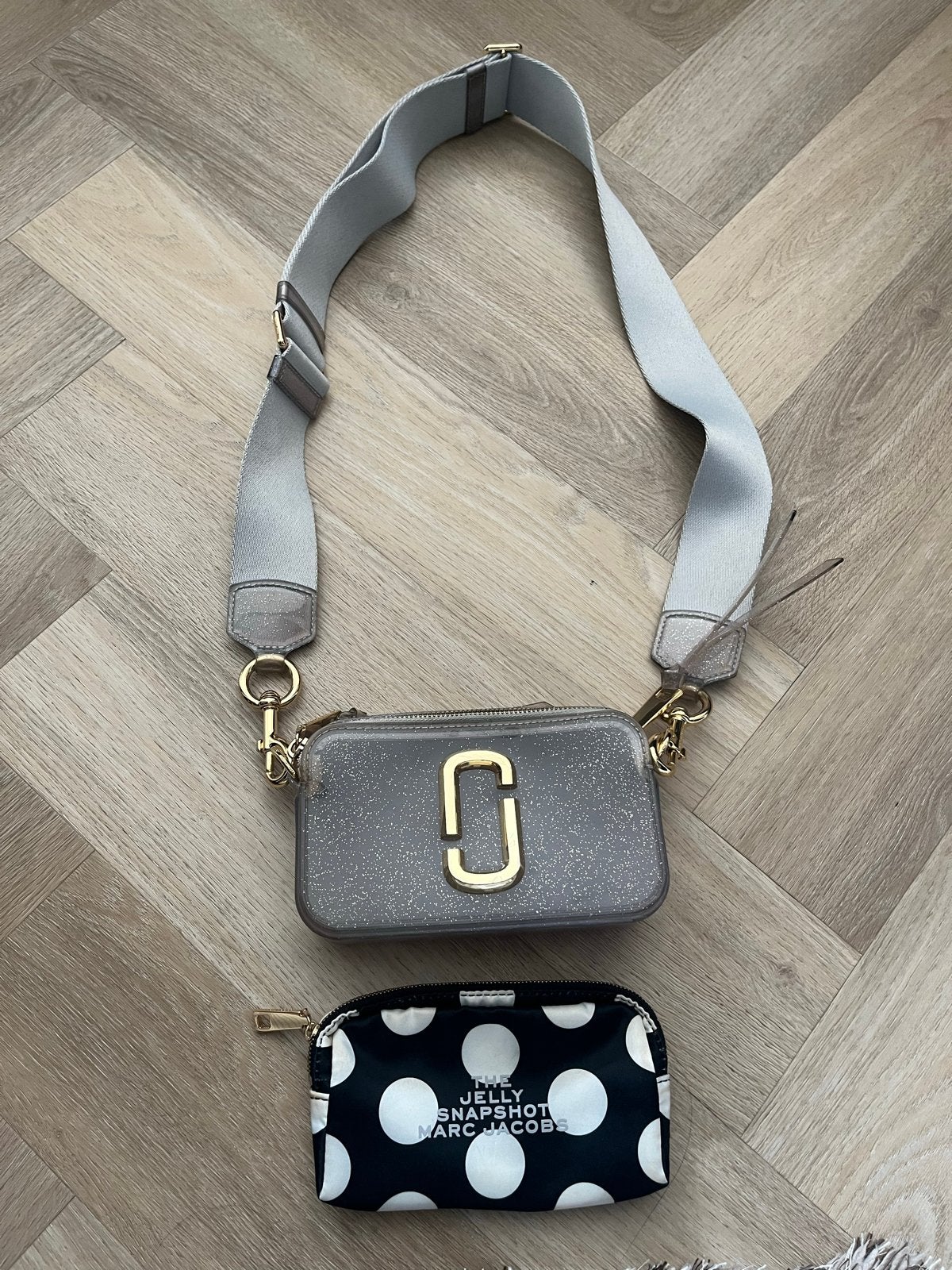 Marc Jacobs Schoudertas/Handtas/Clutch - Zo goed als nieuw, Ophalen of Verzenden, Zo goed als nieuw, Grijs, Schoudertasje