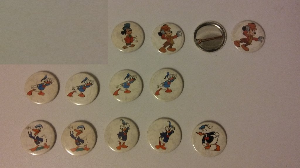 Donald Duck Mickey Mouse Disney vintage buttons set, Verzamelen, Ophalen of Verzenden, Gebruikt, Overige onderwerpen
