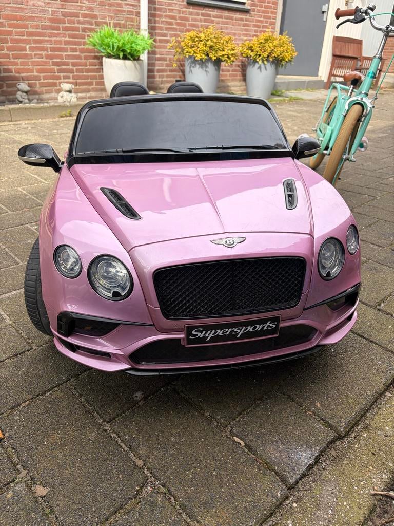 Roze speelgoedauto op accu (accu defect), Ophalen, Gebruikt