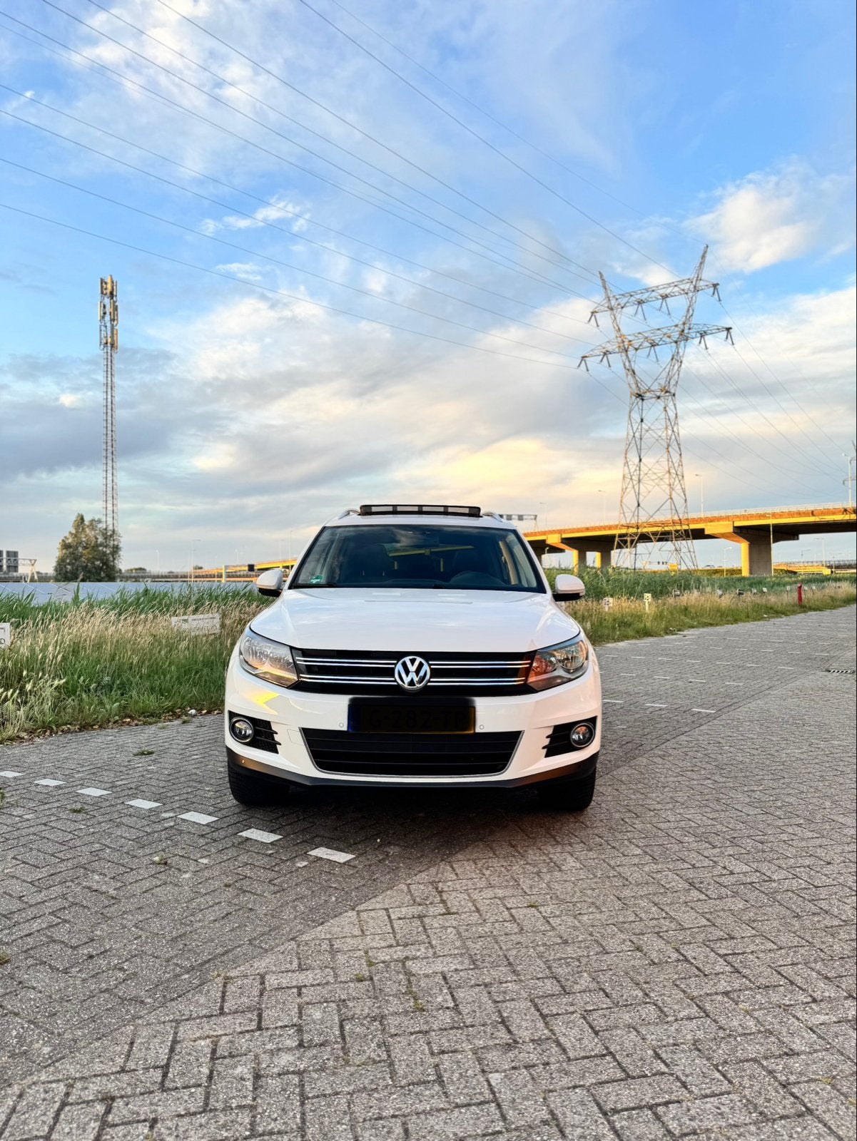 Volkswagen Tiguan 2017 Wit 2.0 4 Motion, Dealer onderhouden, Zwart, 4 cilinders, 1984 cc