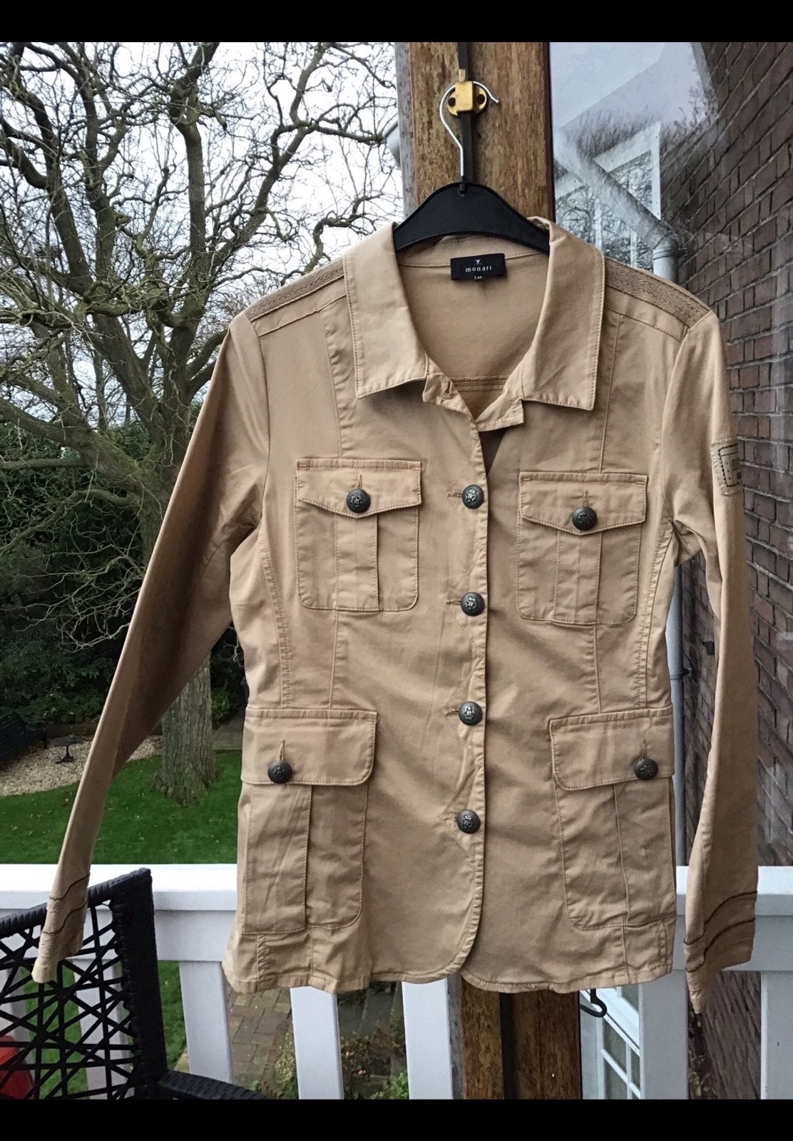 Monari jasje maat 38 lichtbruin / beige. Getailleerd, knopen, Ophalen of Verzenden, Zo goed als nieuw, Maat 38/40 (M), Beige