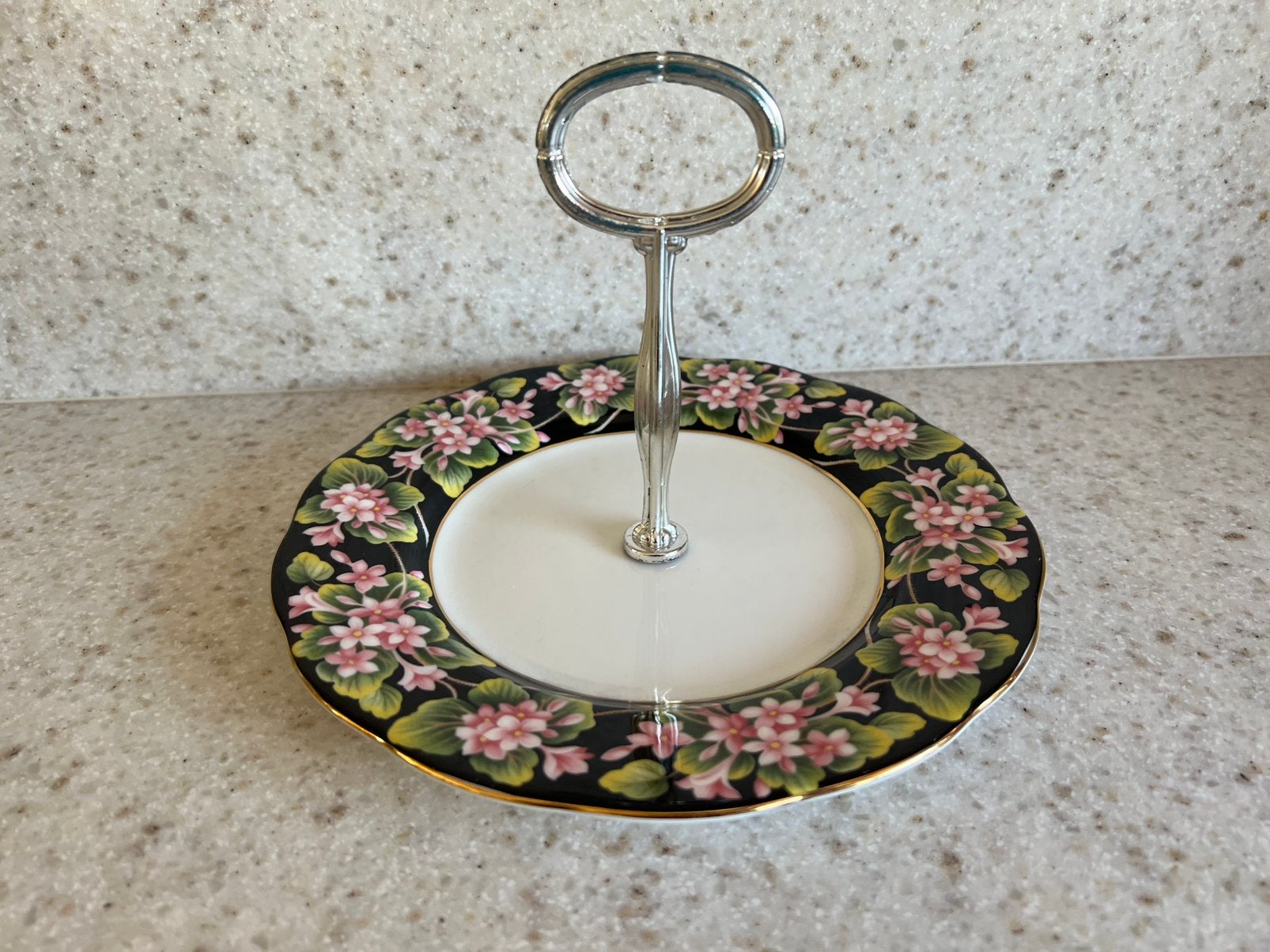 Royal Albert Provincial Flowers presenteerschaal met handvat, Antiek en Kunst, Ophalen of Verzenden