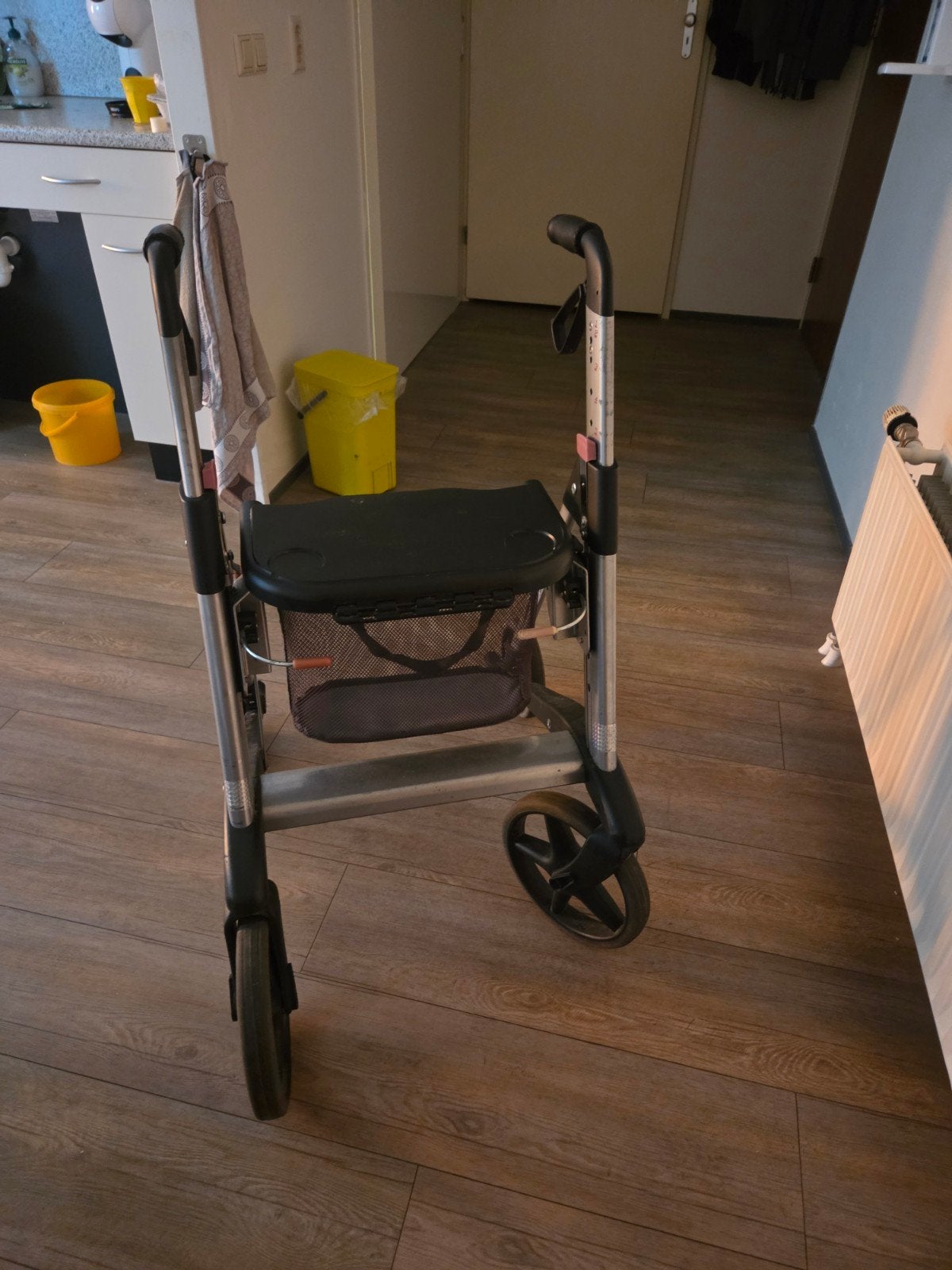 Rollator, Ophalen