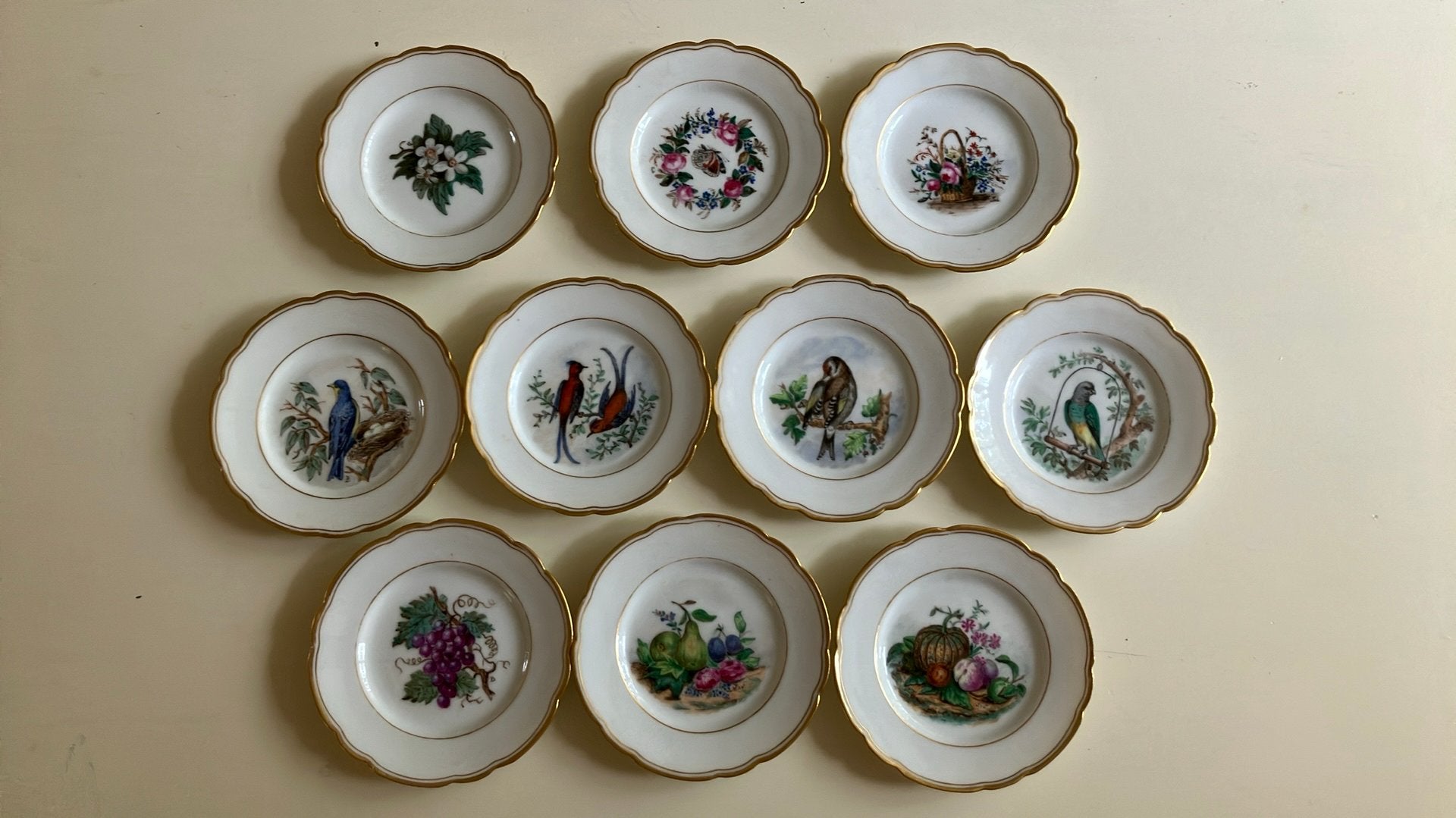 10 porseleinen bordjes 12 cm met vogels bloemen vruchten, Antiek en Kunst, Antiek | Servies compleet, Verzenden
