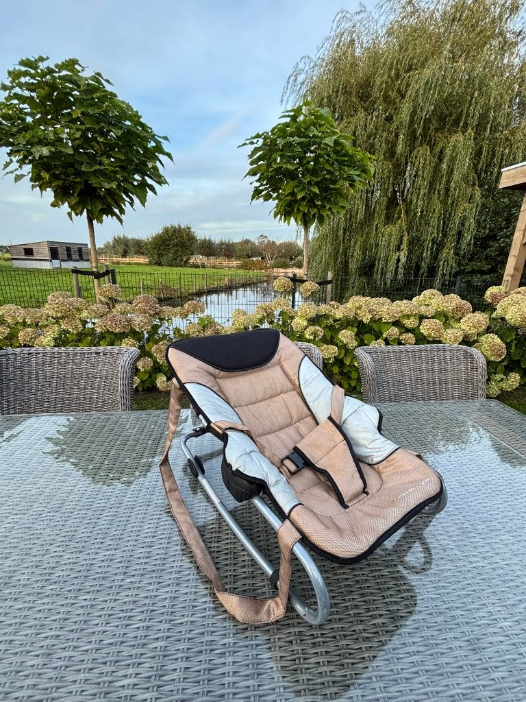 Wipstoeltje - beige - grijs - zwart, Kinderen en Baby's, Verstelbaar, Wipstoel, Zo goed als nieuw, Ophalen