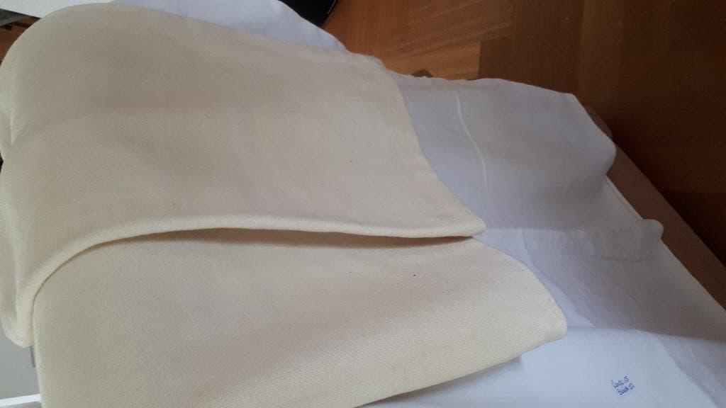 2 zgan creme kleurige weefstof kussen hoezen met rits, Ophalen of Verzenden, Zo goed als nieuw, Overige kleuren, Vierkant