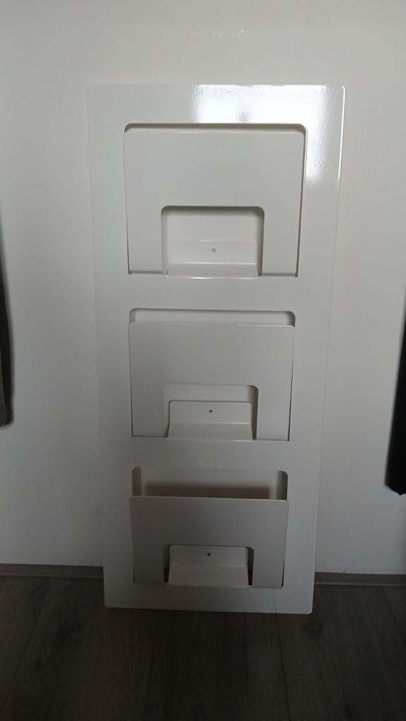 IKEA tijdschrifthouder wit, wandmontage, Ophalen, Gebruikt