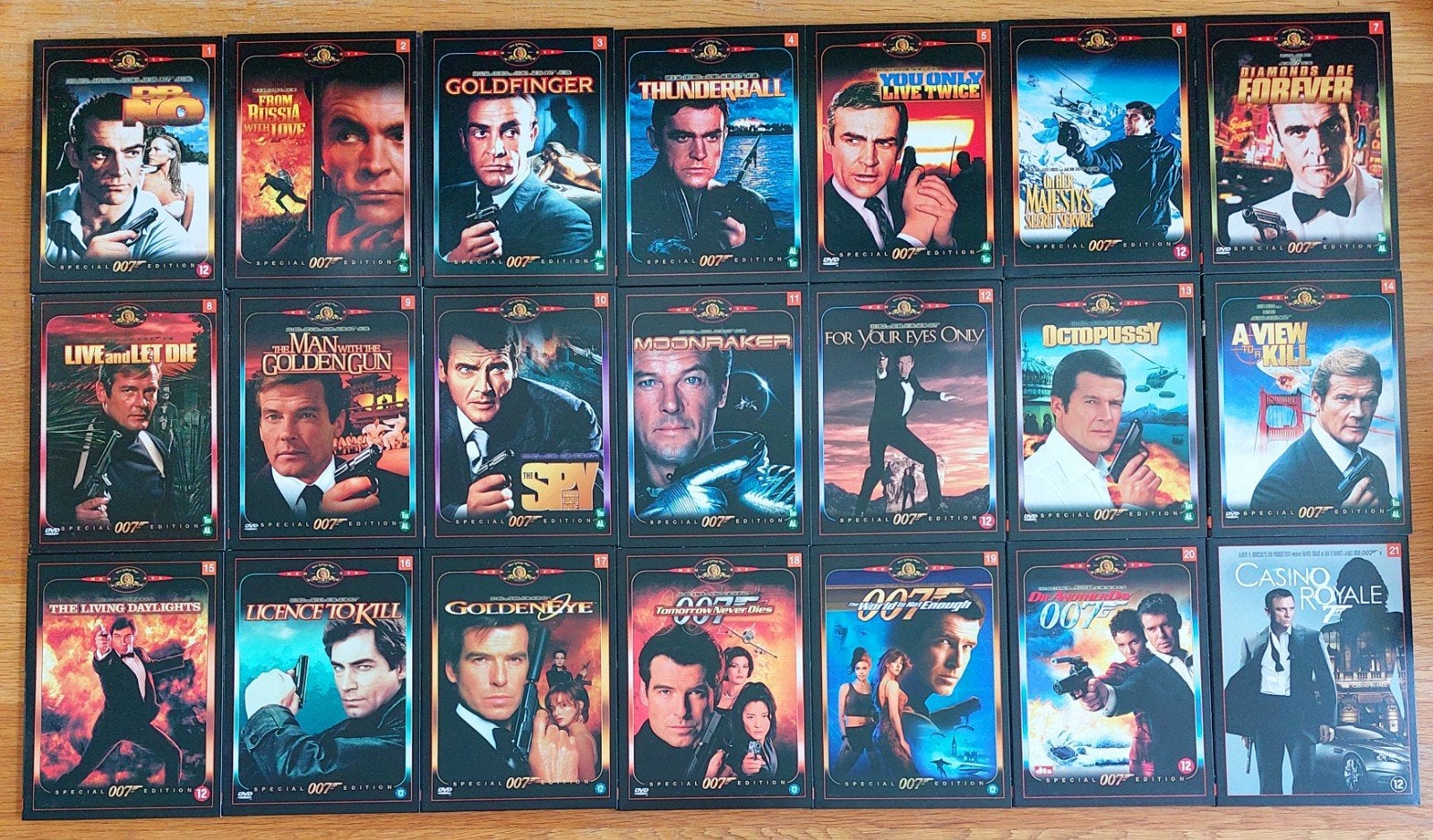 James Bond DVD Collectie - 22 films, Engels, Nederlands, Ophalen of Verzenden, Zo goed als nieuw