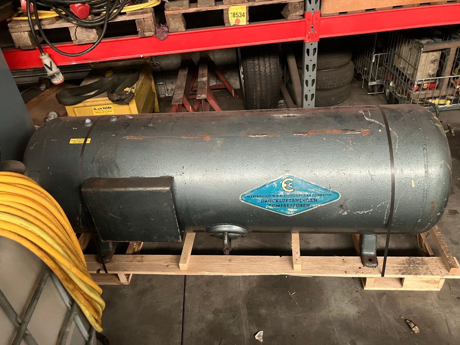 Tank compressor 500 liter - 203x60 cm, Ophalen, Geluidgedempt, Gebruikt, 800 liter/min of meer