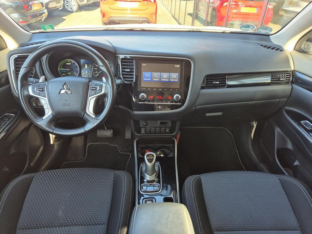 Mitsubishi Outlander 2.4 PHEV Pure+ | Camera | All seasonban, Auto's, Mitsubishi, Automaat, 4 cilinders, Bedrijf, Hybride Elektrisch/Benzine