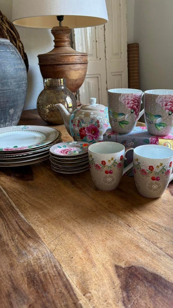 Servies van Pip Studio 47 stuks totaal, Huis en Inrichting, Ophalen, Nieuw, Overige stijlen, Porselein