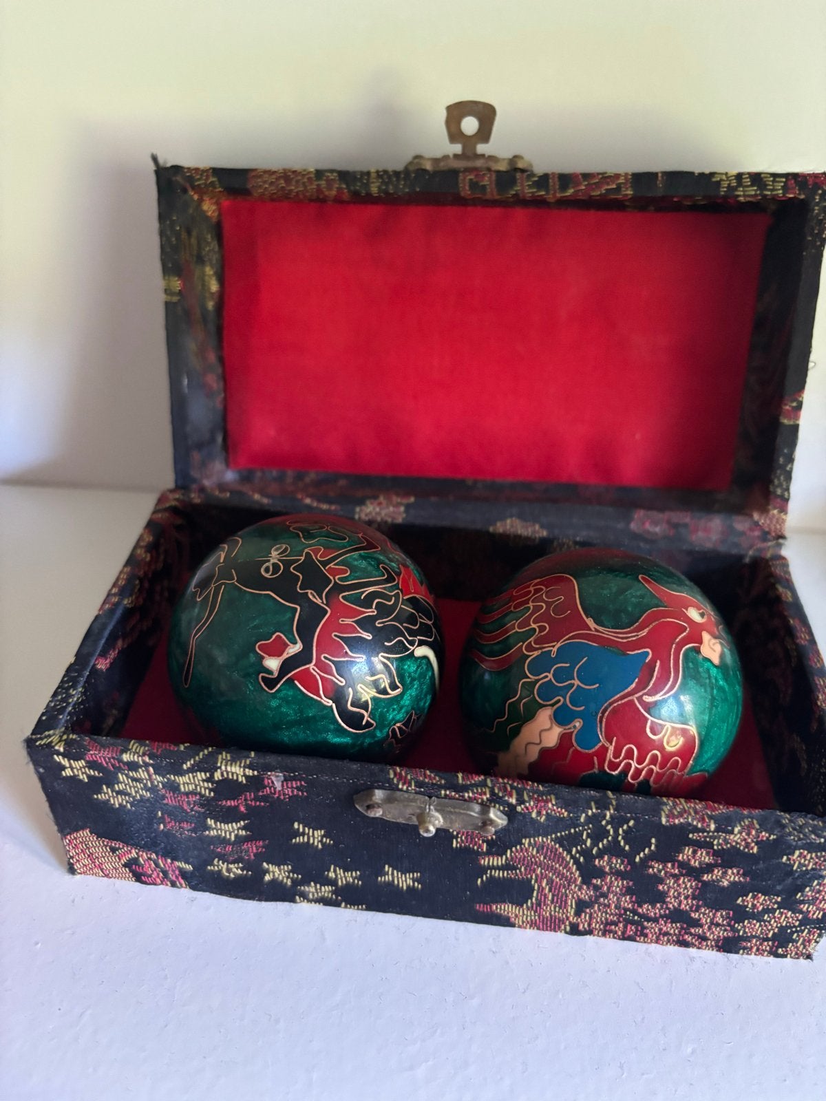 Vintage Chinese gezondheidsballen in zijden doosje, Antiek en Kunst, Ophalen of Verzenden