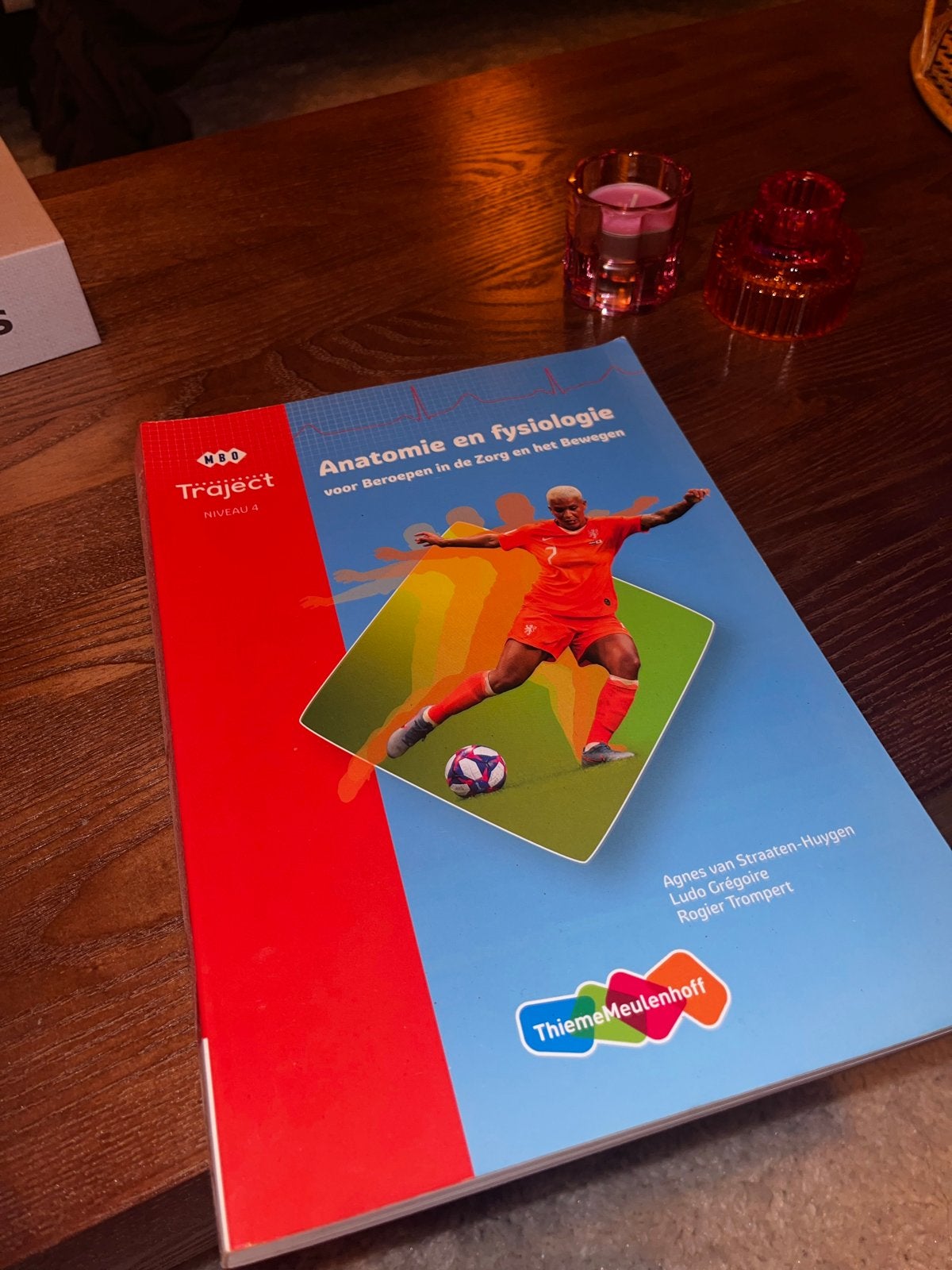 Anatomie en Fysiologie MBO Niveau 4 - ThiemeMeulenhoff, Ophalen of Verzenden, Beta, Zo goed als nieuw, MBO