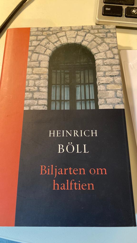 Biljarten om halftien heinrich boll, Ophalen of Verzenden, Zo goed als nieuw