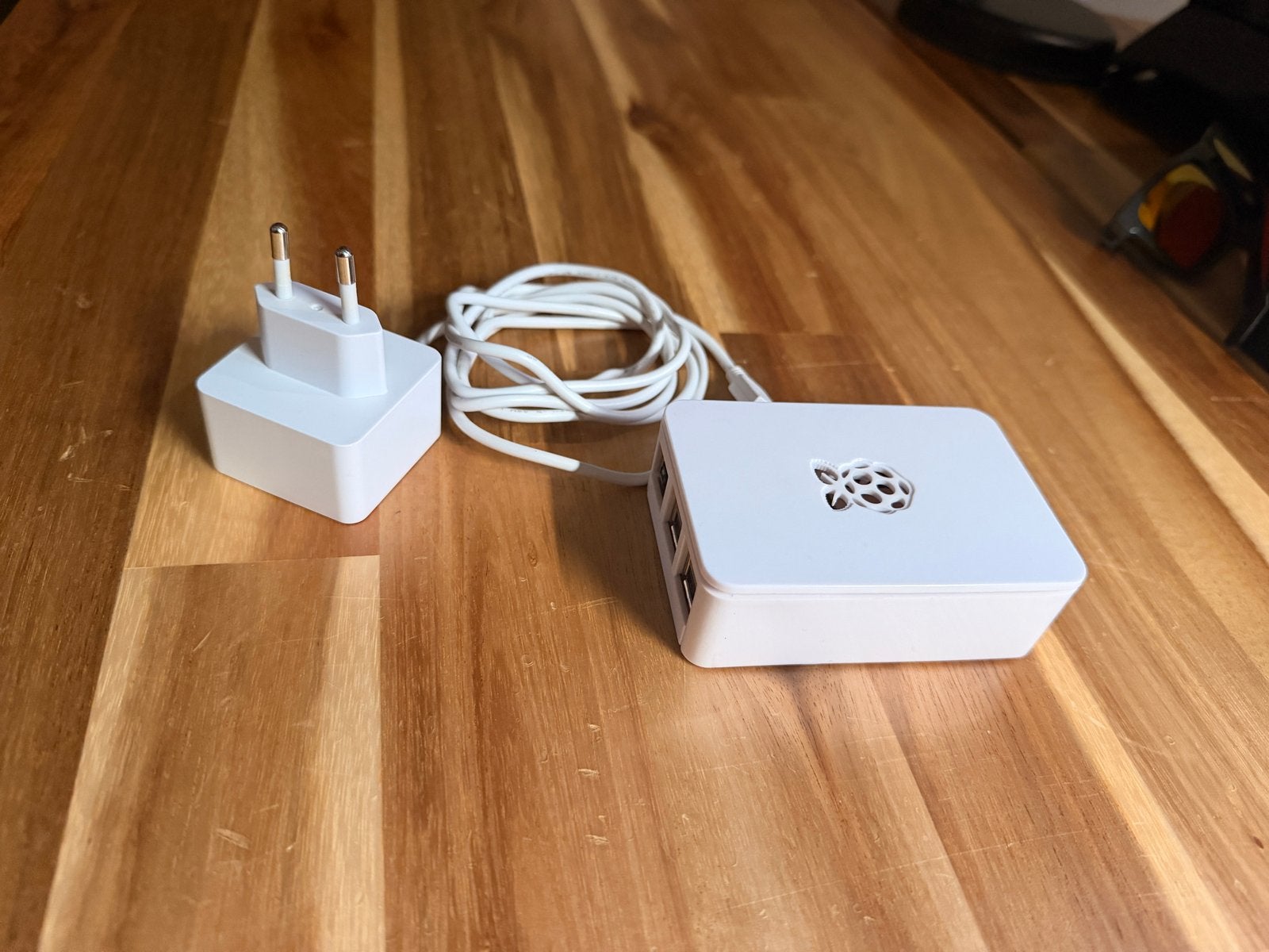 Raspberry Pi 3 Model B met officiële behuizing en adapter, Ophalen of Verzenden, Zo goed als nieuw, Minder dan 4 GB, Minder dan 2 Ghz