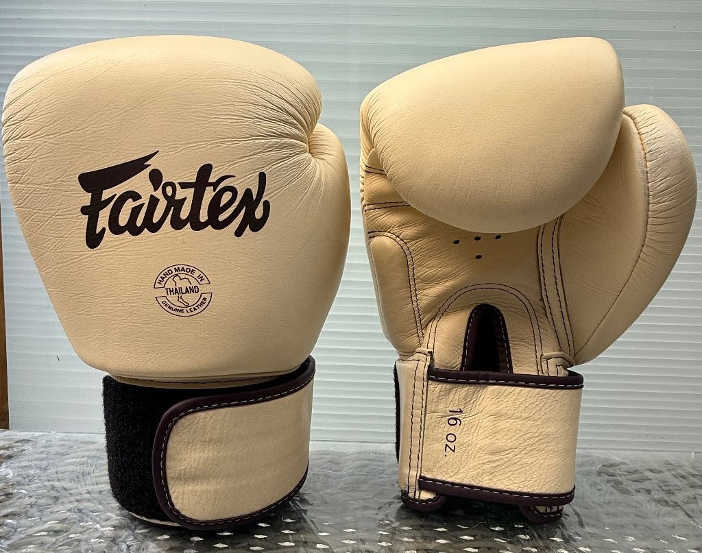 Fairtex Bokshandschoenen 16 oz - zo goed als nieuw!, Sport en Fitness, Maat XS of kleiner, Ophalen of Verzenden, Zo goed als nieuw