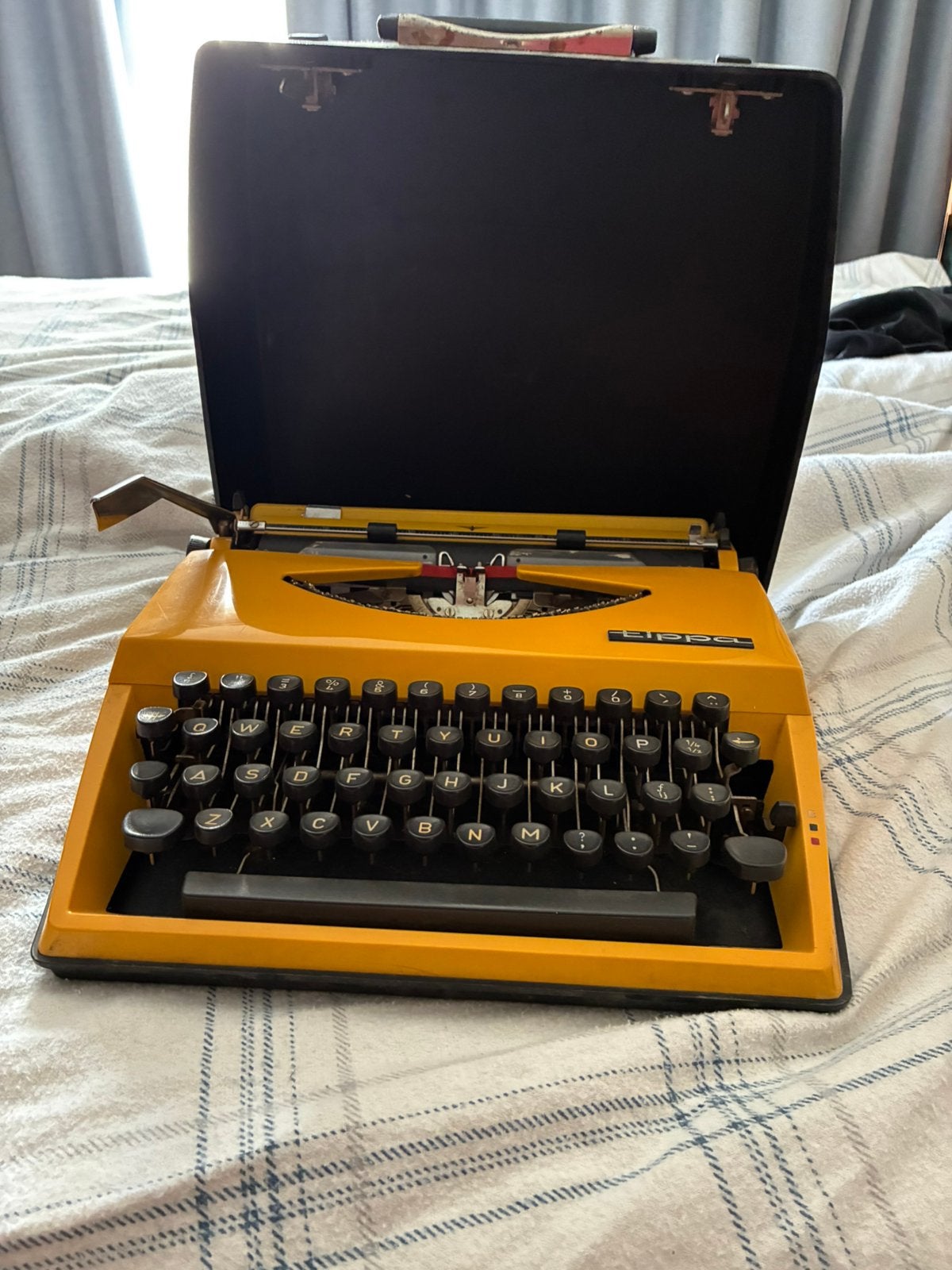 Type machine geel merk TIPPA, Ophalen