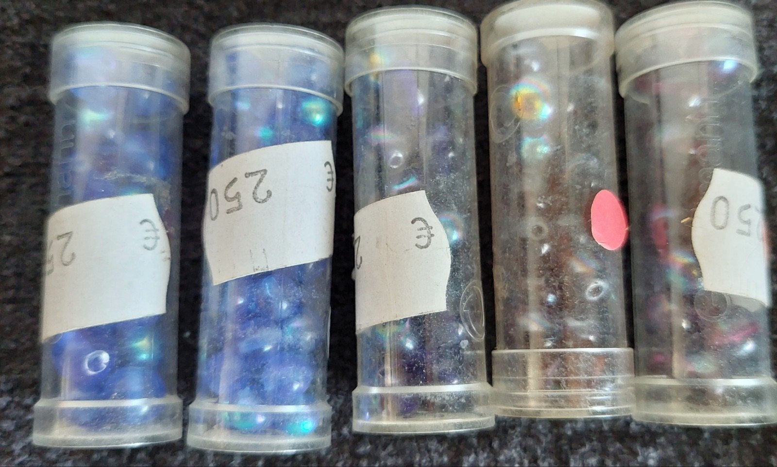 15 stuks Gutermann buisjes met diverse parels, pailletten., Hobby en Vrije tijd, Naaien en Fournituren, Ophalen of Verzenden, Nieuw