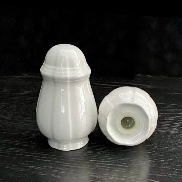 Villeroy & Boch Manoir 𝐕𝐢𝐭𝐫𝐨   Peper.en.Zout-Vaatje, Ophalen of Verzenden, Zo goed als nieuw, Porselein, Villeroy & Boch