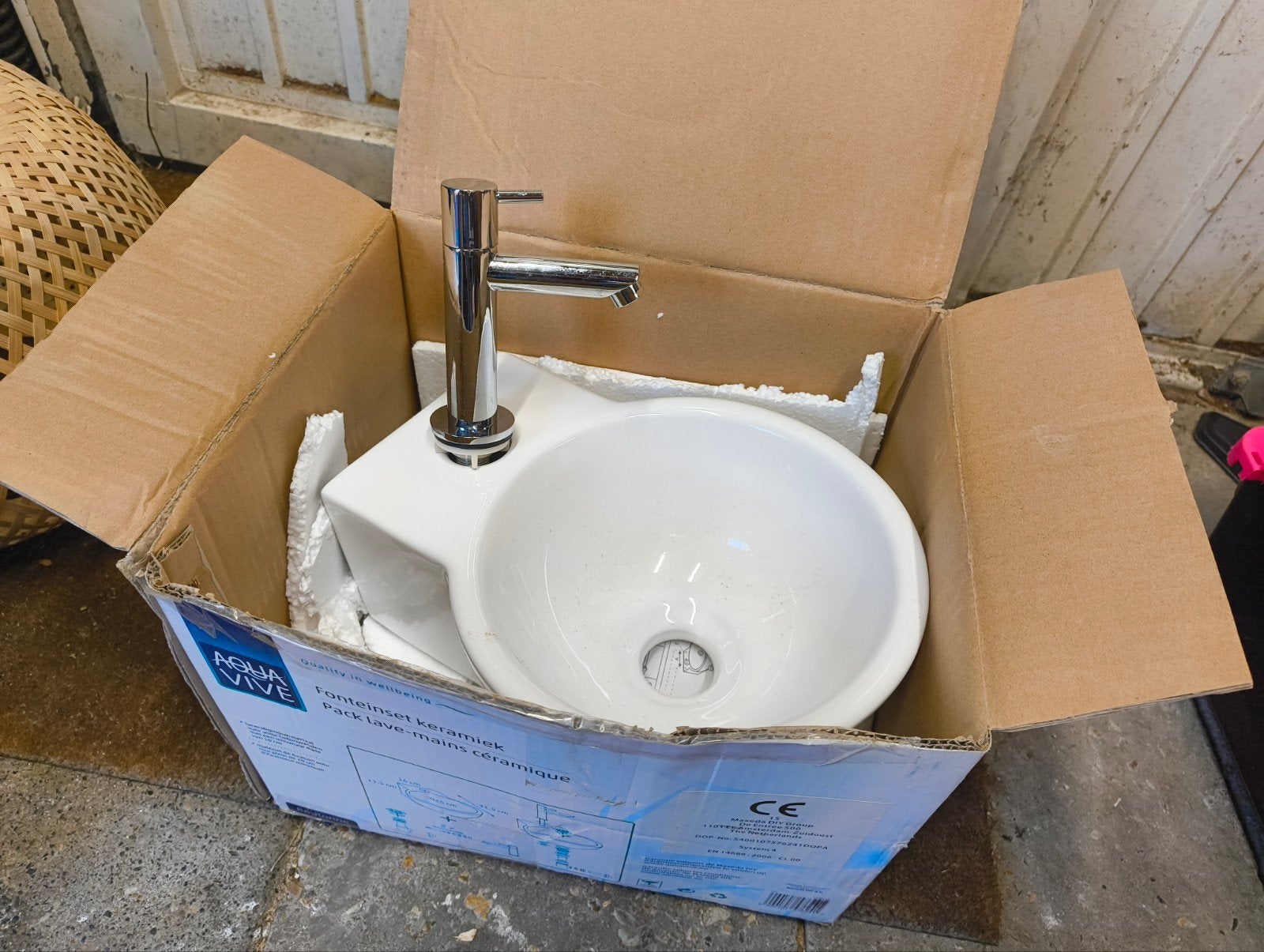 Kraan met wastafeltje - Aqua Vive fonteinset keramiek, Ophalen, Nieuw