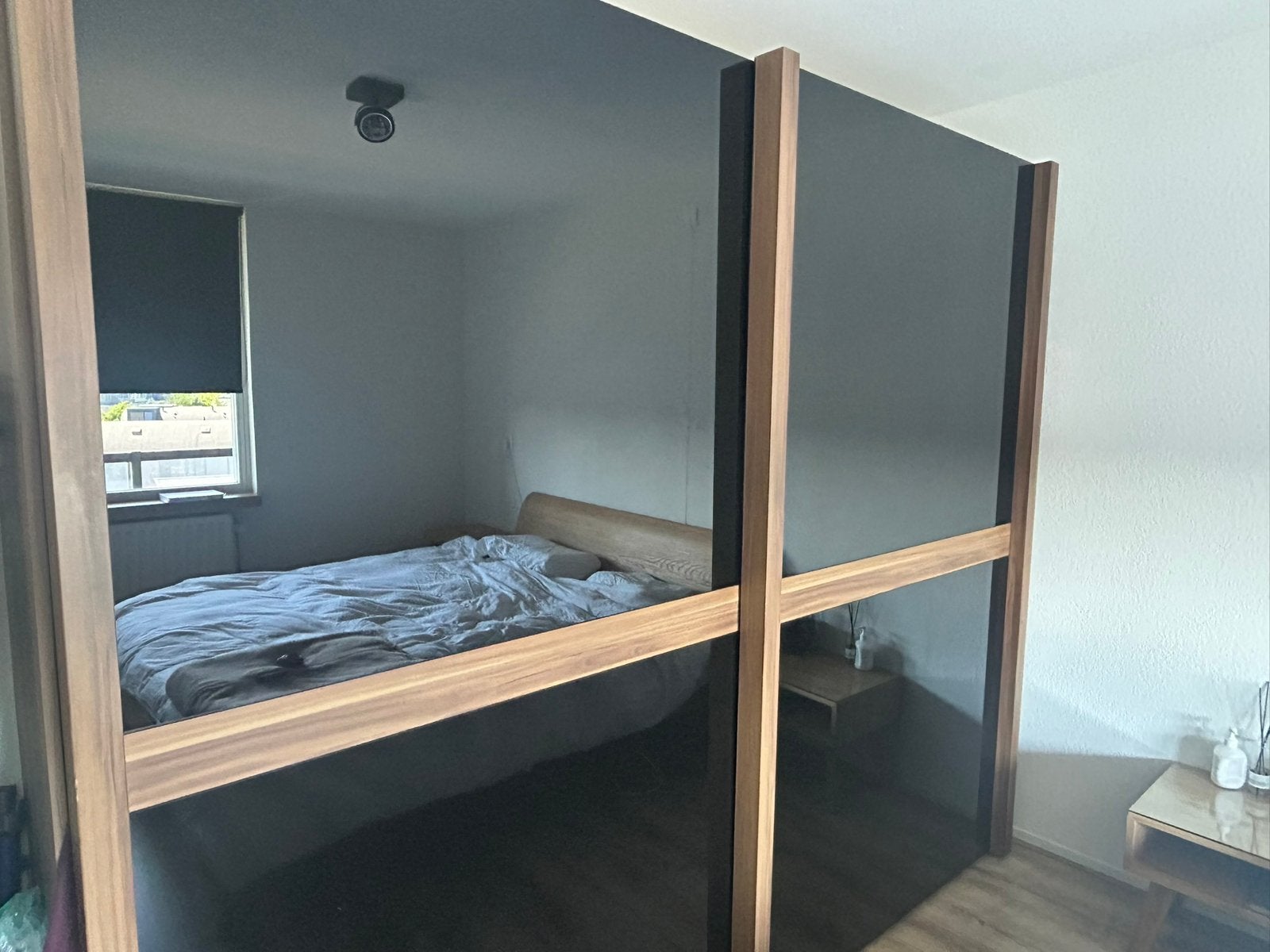 Kledingkast. Kast. Grote design kast. Vtwonen. Zwarte kast, Ophalen, Zo goed als nieuw