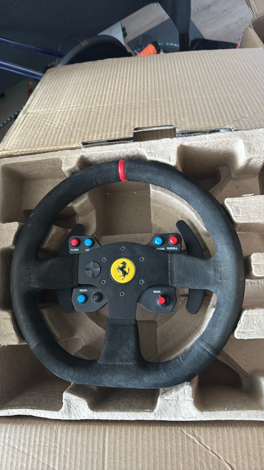 Thrustmaster T300 Ferrari Integral Racing Wheel Alcantara, Ophalen, Gebruikt, 1 speler, Racen en Vliegen