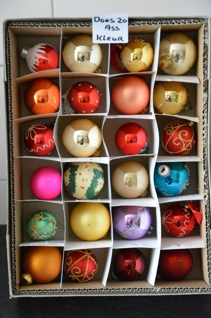 Kerstballen gekleurd Doos 20, Diversen, Ophalen of Verzenden, Zo goed als nieuw