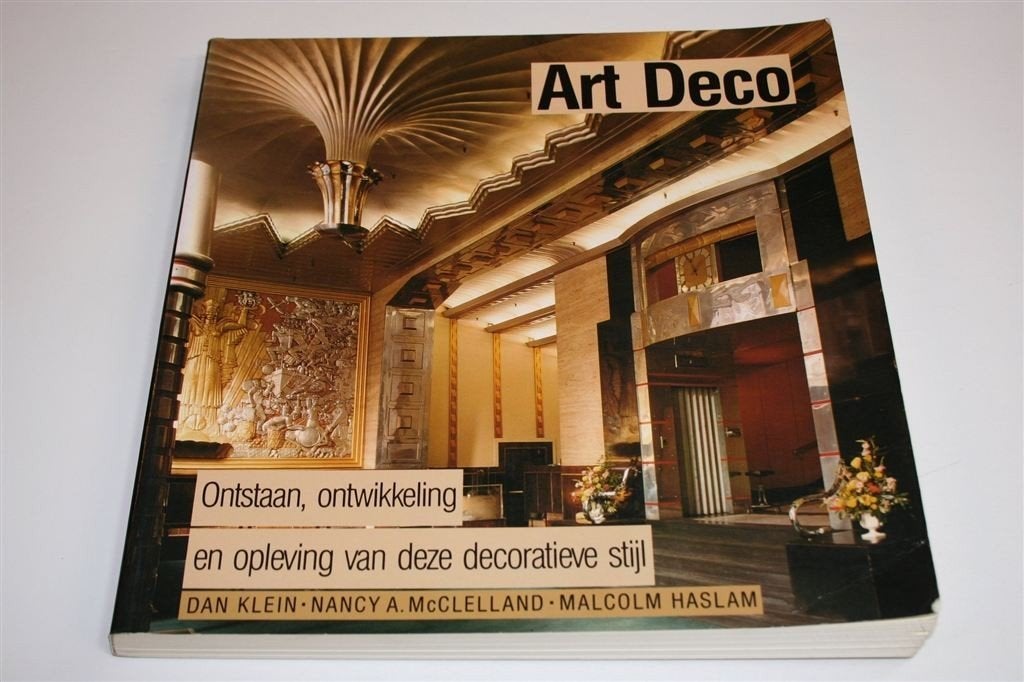 Art Deco — Ontstaan, Ontwikkeling en Opleving, Ophalen of Verzenden, Gelezen