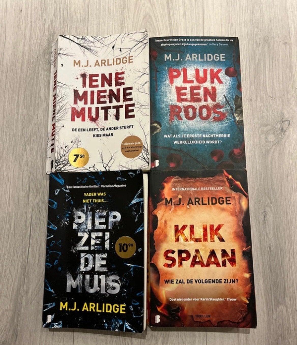 Bundel van 4 M.J. Arlidge thrillers, Ophalen of Verzenden, Gelezen