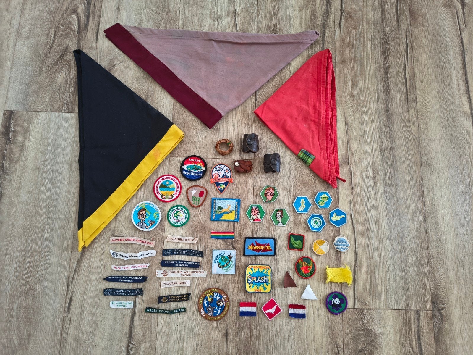 Grote verzameling scouting insignes, badges, dasring, das., Verzamelen, Embleem, Speld of Insigne, Onb, Ophalen of Verzenden, Onb