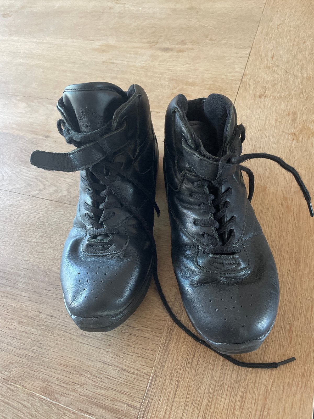 Zwarte dansschoenen - Maat 39 Dancer-dancewear, Ophalen of Verzenden, Gedragen, Zwart, Dansschoenen