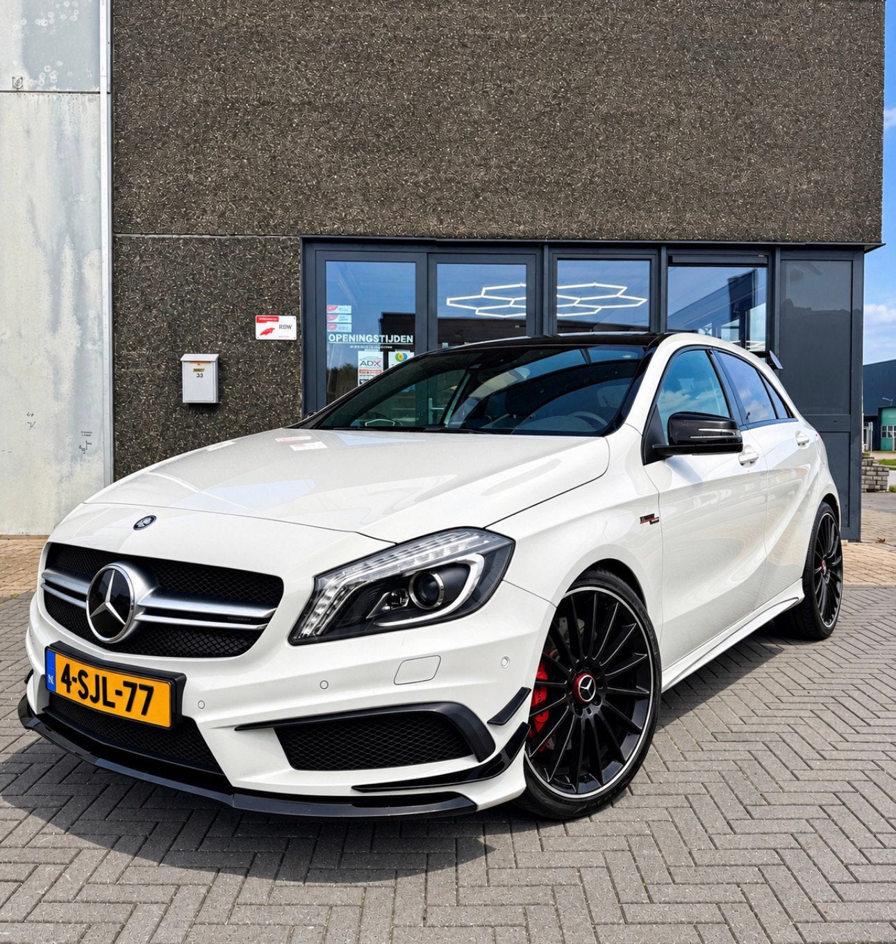 Mercedes-Benz A-Klasse A45 AMG 4MATIC Aut7 2013 Wit, Auto's, Automaat, 4 cilinders, 360 pk, Wit